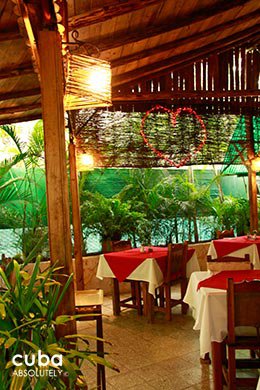 Restaurant El Buganvil in Siboney © Cuba Absolutely, 2014