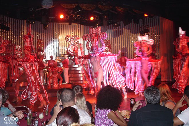 Tropicana show with singers and dancers on the stage © Cuba Absolutely, 2014