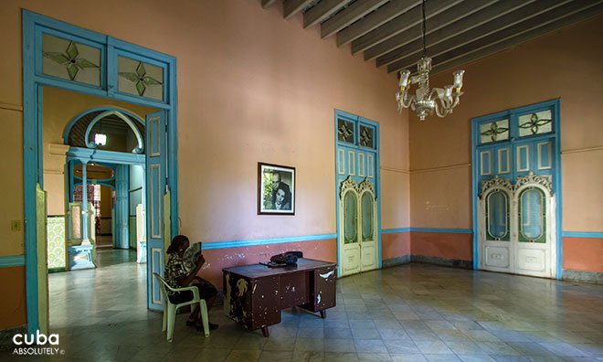 Theatre La Casona in Linea, Vedado © Cuba Absolutely, 2014