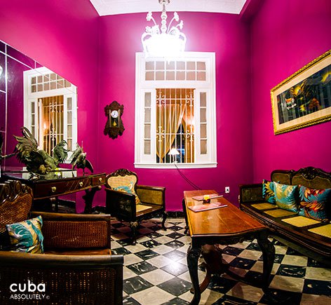 pink room at Bohemio bar in Vedado © Cuba Absolutely, 2014