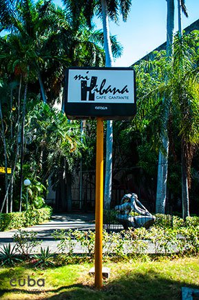 sign of Cafe Cantante club in Vedado© Cuba Absolutely, 2014