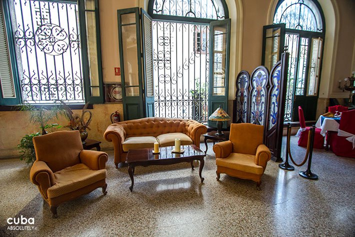 Lobby of Raquel hotel in Old Havana © Cuba Absolutely, 2014