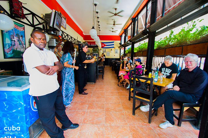 Bar in Obispo street in Old Havana © Cuba Absolutely, 2014