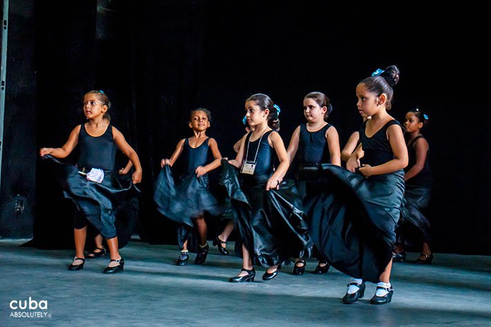 Rosalia de Castro cultural center in Old Havana, girls taking spanish dance class © Cuba Absolutely, 2014