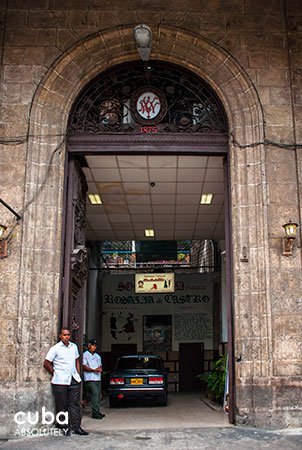 Rosalia de Castro cultural center in Old Havana, entrance © Cuba Absolutely, 2014