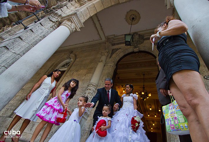 Weddings at Marriage palace in Old Havana © Cuba Absolutely, 2014