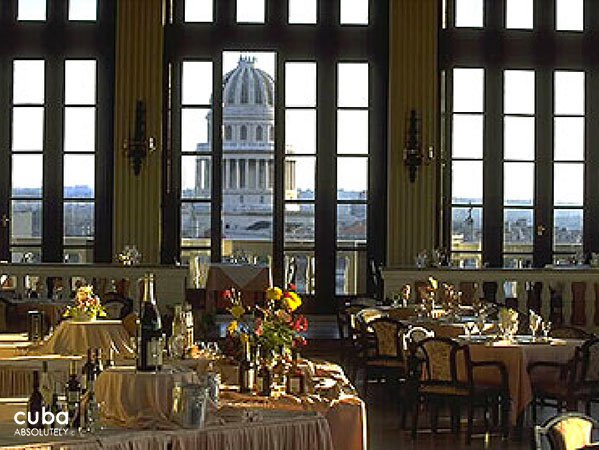 Restaurant with a view of Capitolio trough the window © Cuba Absolutely, 2014