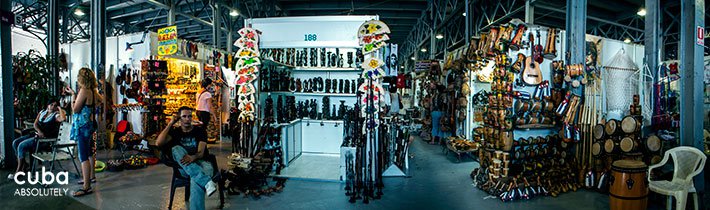 Craft fair in Old Havana © Cuba Absolutely, 2014