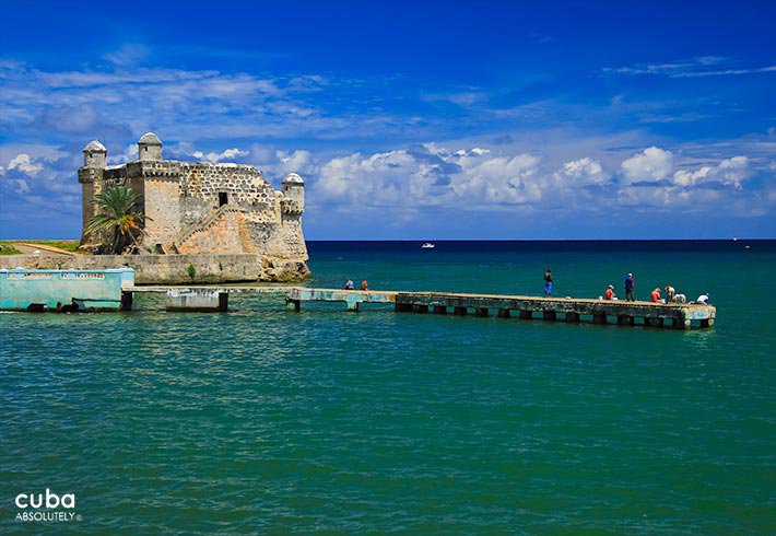 dock with a small fortress at the end in Cojimar © Cuba Absolutely, 2014