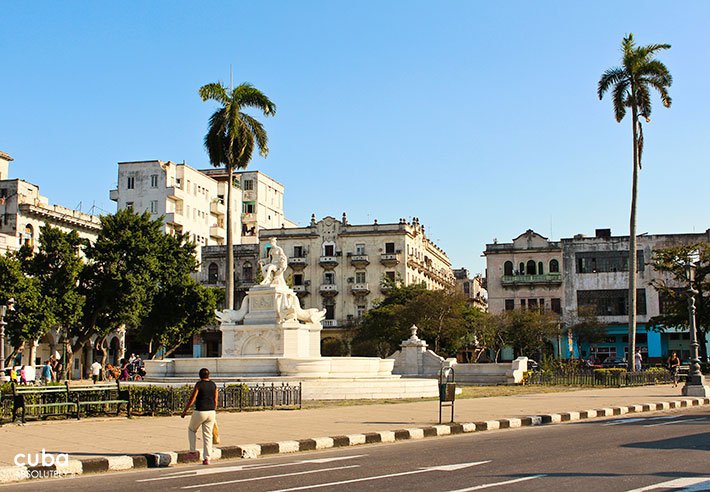 general view of Indian Fountain in old havana© Cuba Absolutely, 2014