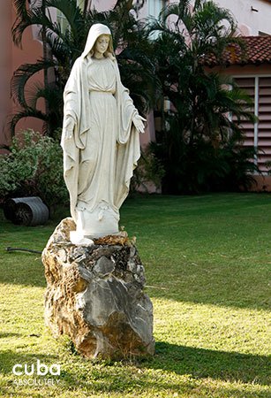 virgin statue at Santa Rita church© Cuba Absolutely, 2014