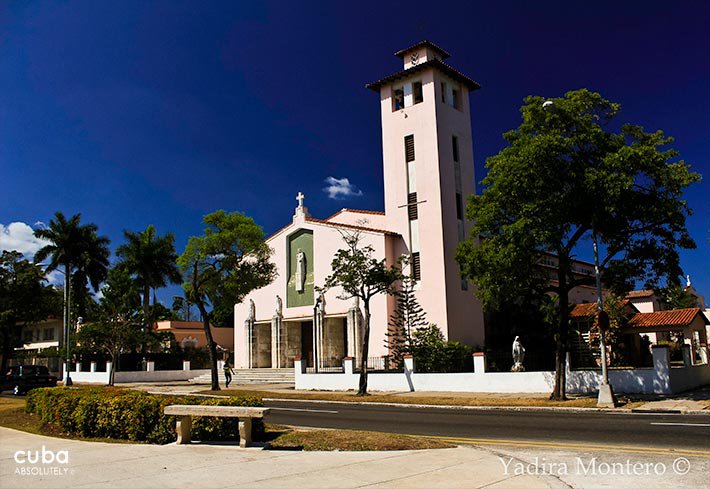 front of Santa Rita church© Cuba Absolutely, 2014