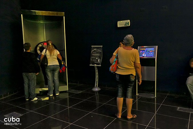 people at Planetario in old havana© Cuba Absolutely, 2014