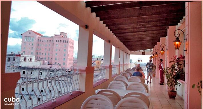 Plaza hotel in Old Havana, terrace on the top © Cuba Absolutely, 2014 - 2020