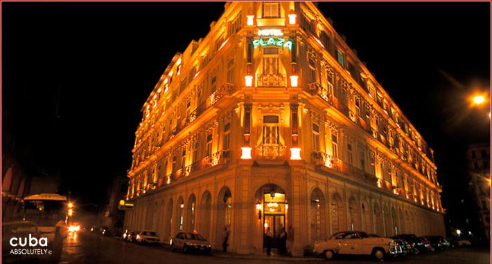 Plaza hotel in Old Havana at night © Cuba Absolutely, 2014 - 2020