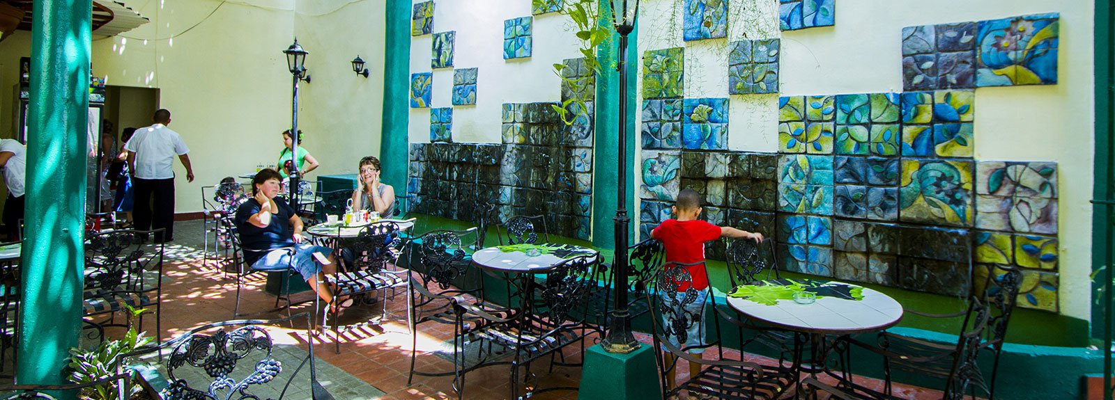 Bosque Bologna bar outdoor, green and white walls