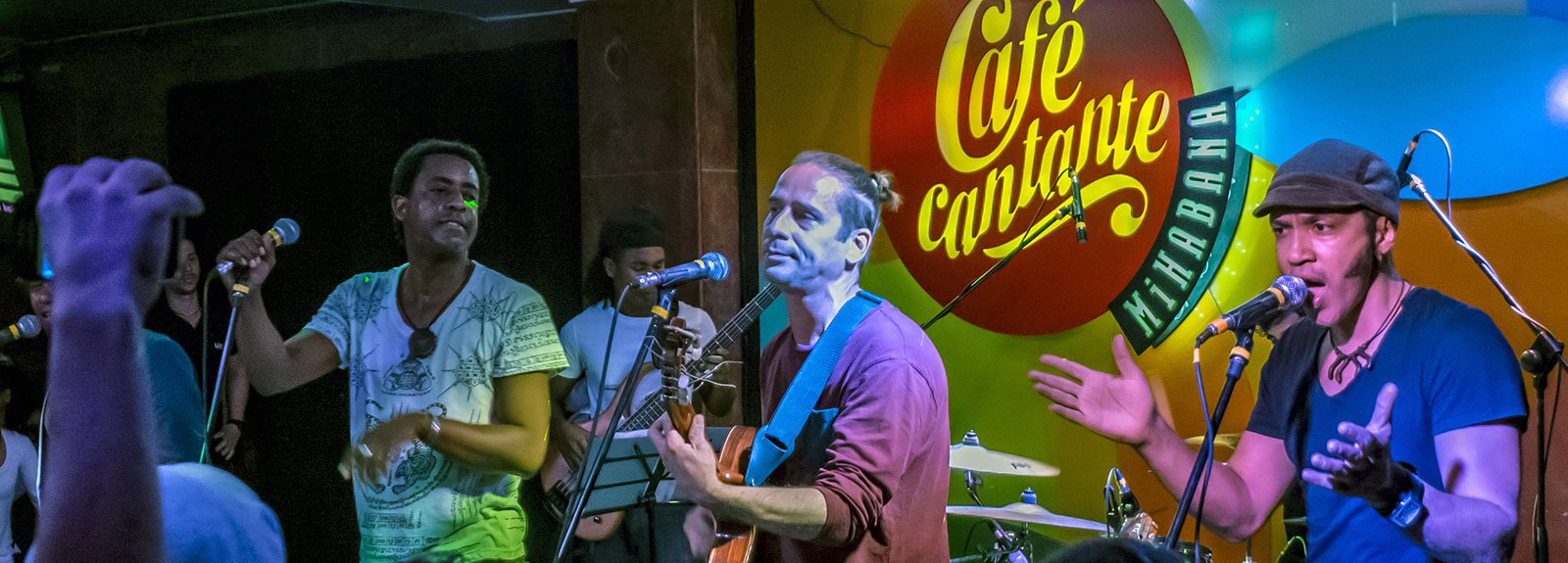 Habana abierta in concert at Cafe cantante