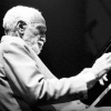 Rubén González